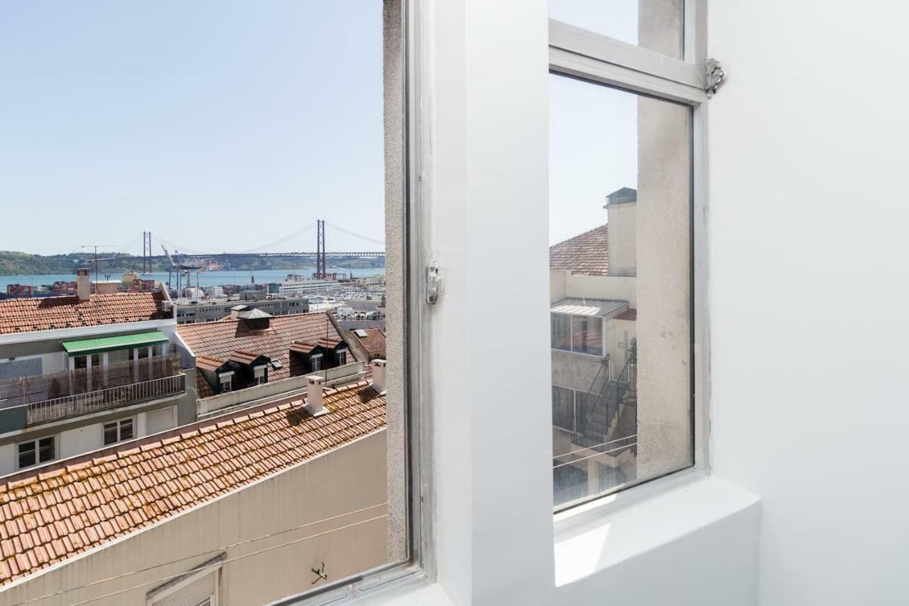 Olá Lisbon - Lapa with Panoramic View II Apartamento Exterior foto